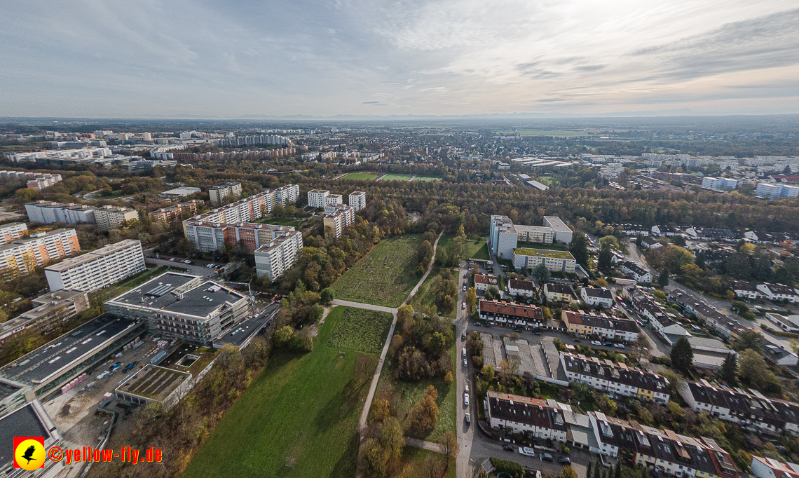03.11.2022 -  Ostparksee mit Umgebung in Neuperlach